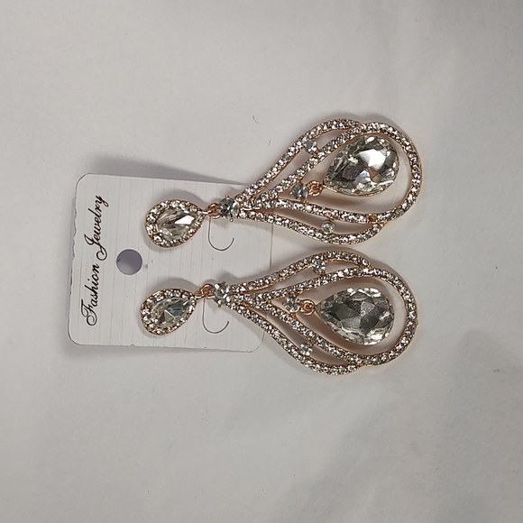 Jewelry - Formal earrings